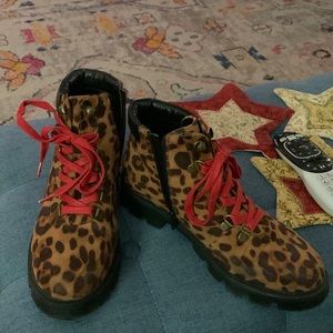 LL freakout Cheetah print boots